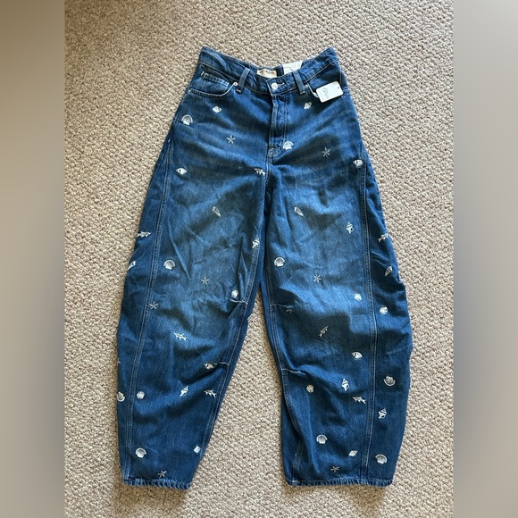 Free People NWT Blue Westward Wide Barrel Embroidered Jeans size 25 - Picture 2 of 8